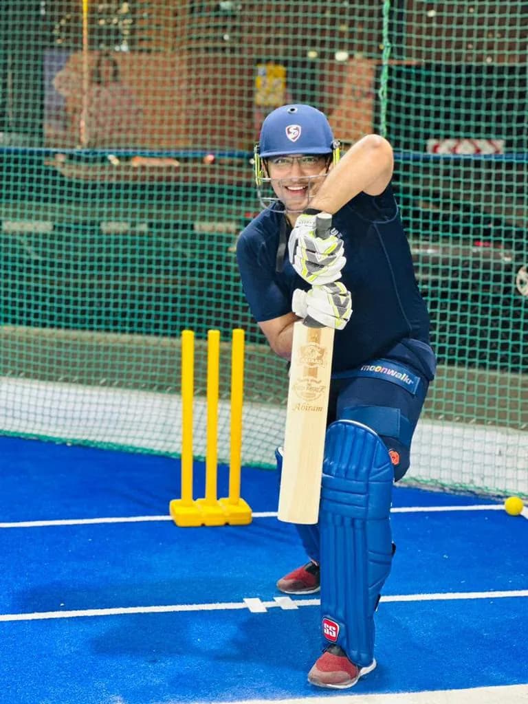 A batter in the nets with an Astaad bat